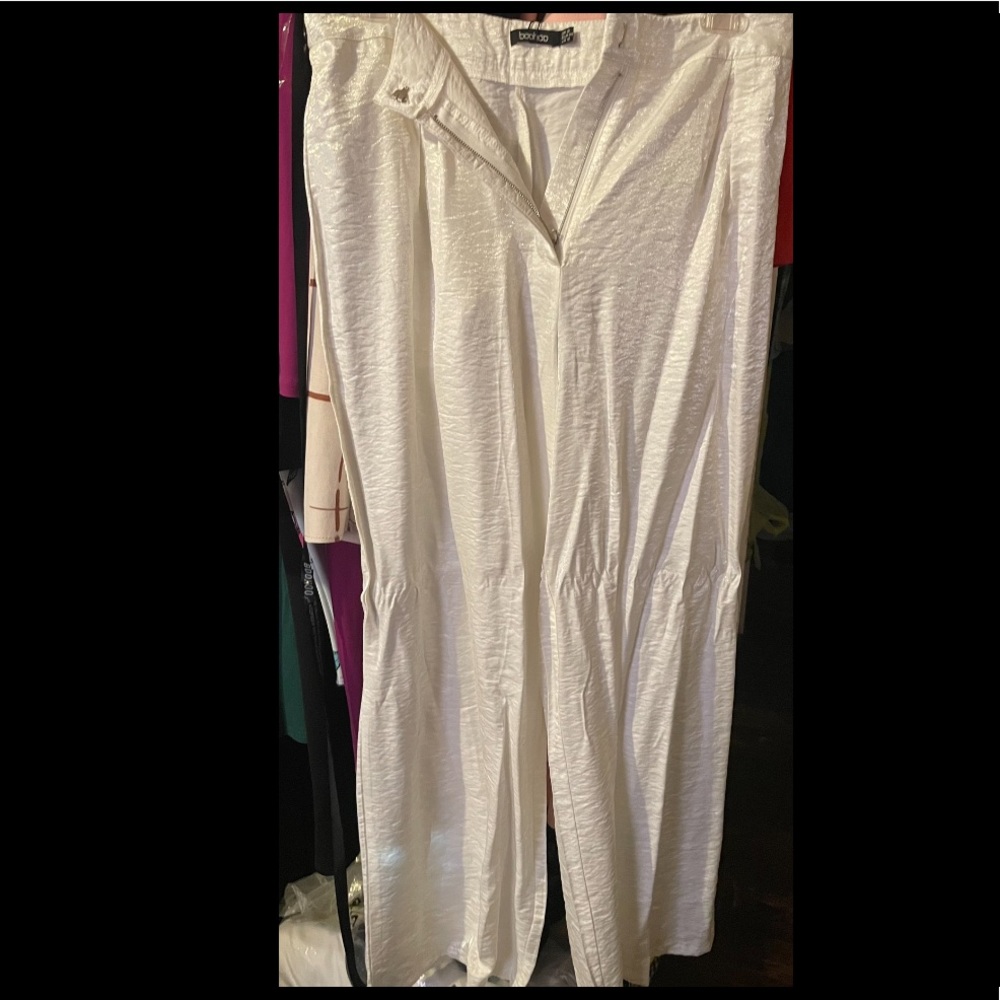 White wide leg Boohoo Pants
